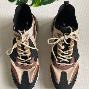 Womens fabletics tennis shoes size 7.5 brown tan